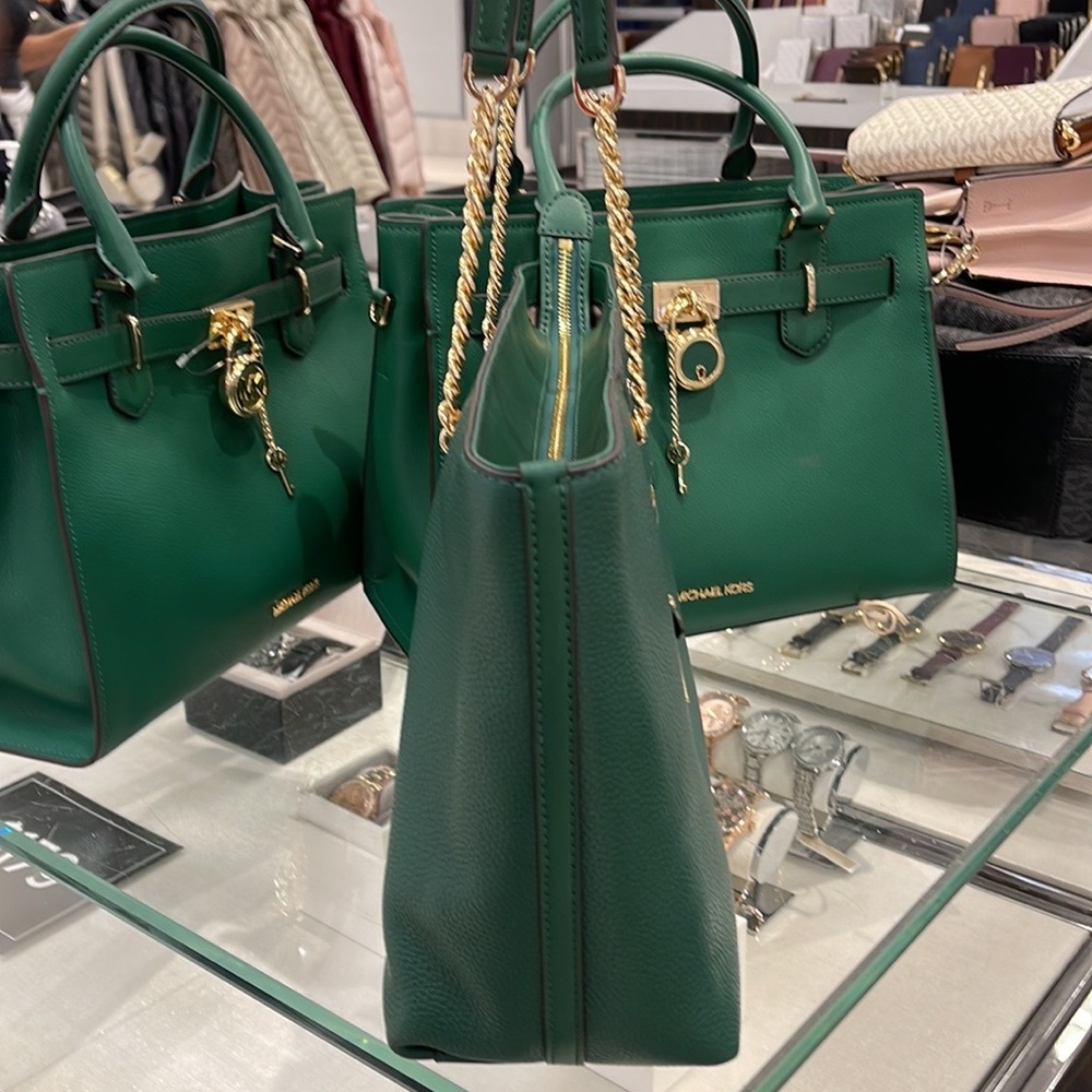 MICHAEL KORS
Jet Set Medium Front Zip Pebbled Leather Chain Tote Bag
Jewel Green - Picture 14 of 16
